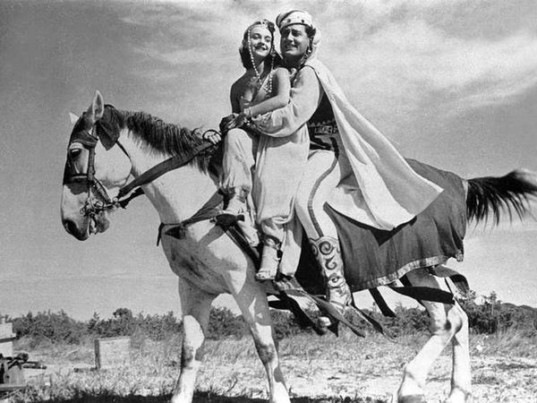 Үлкен өлшемді әйелдерге арналған трусиктер