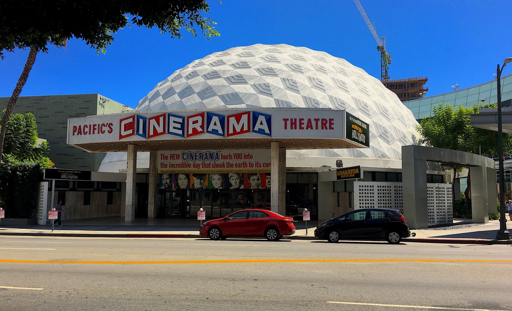 В Калифорнии закрывается культовый кинотеатр Cinerama Dome